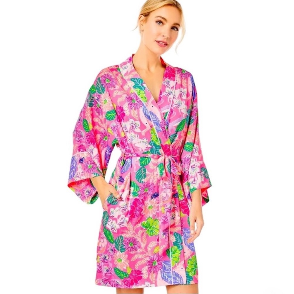 Lilly Pulitzer Elaine Satin Robe NWT in Pink Isle/ Best of Friends